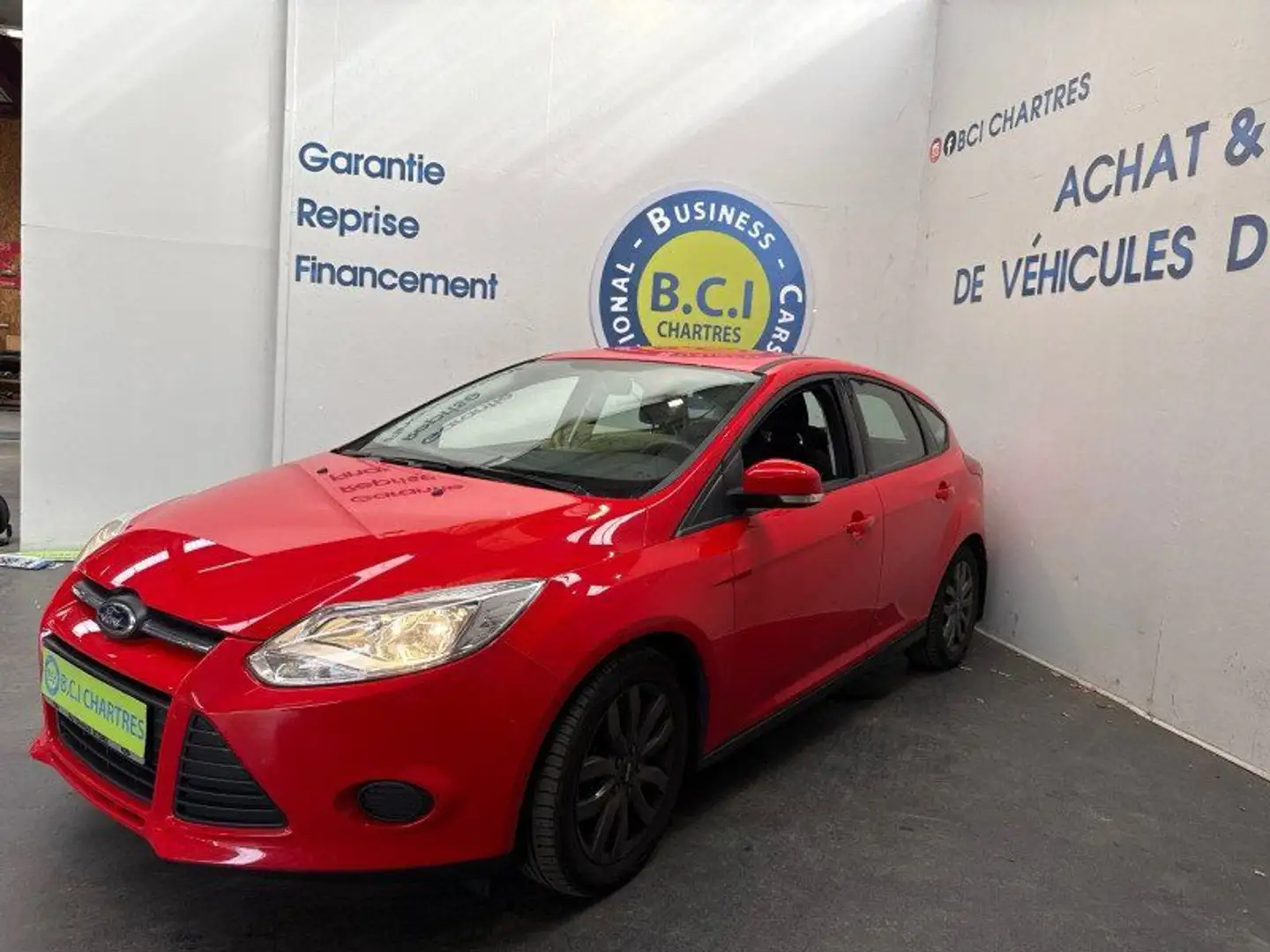 Ford Focus 1.6 TDCI 115CH STOP&START TREND Rouge - 2