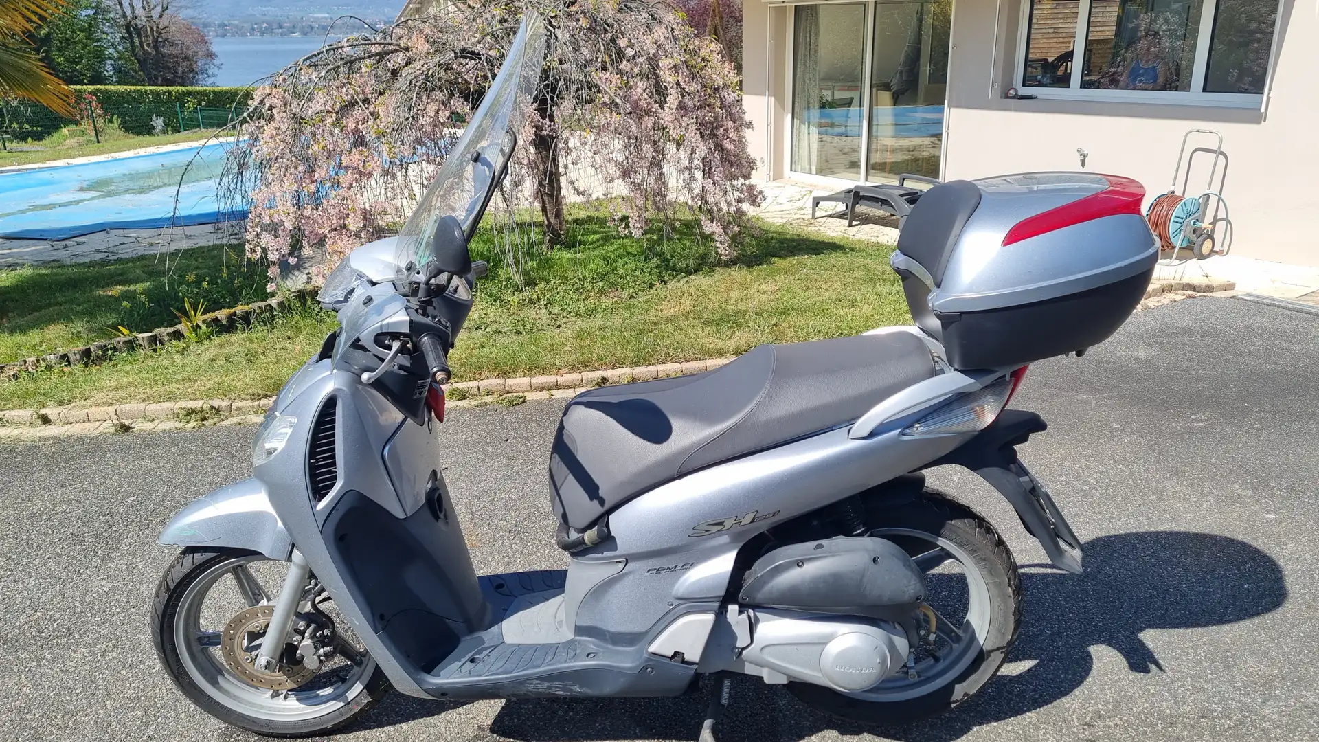 Honda SH 125i F1 Argent - 1