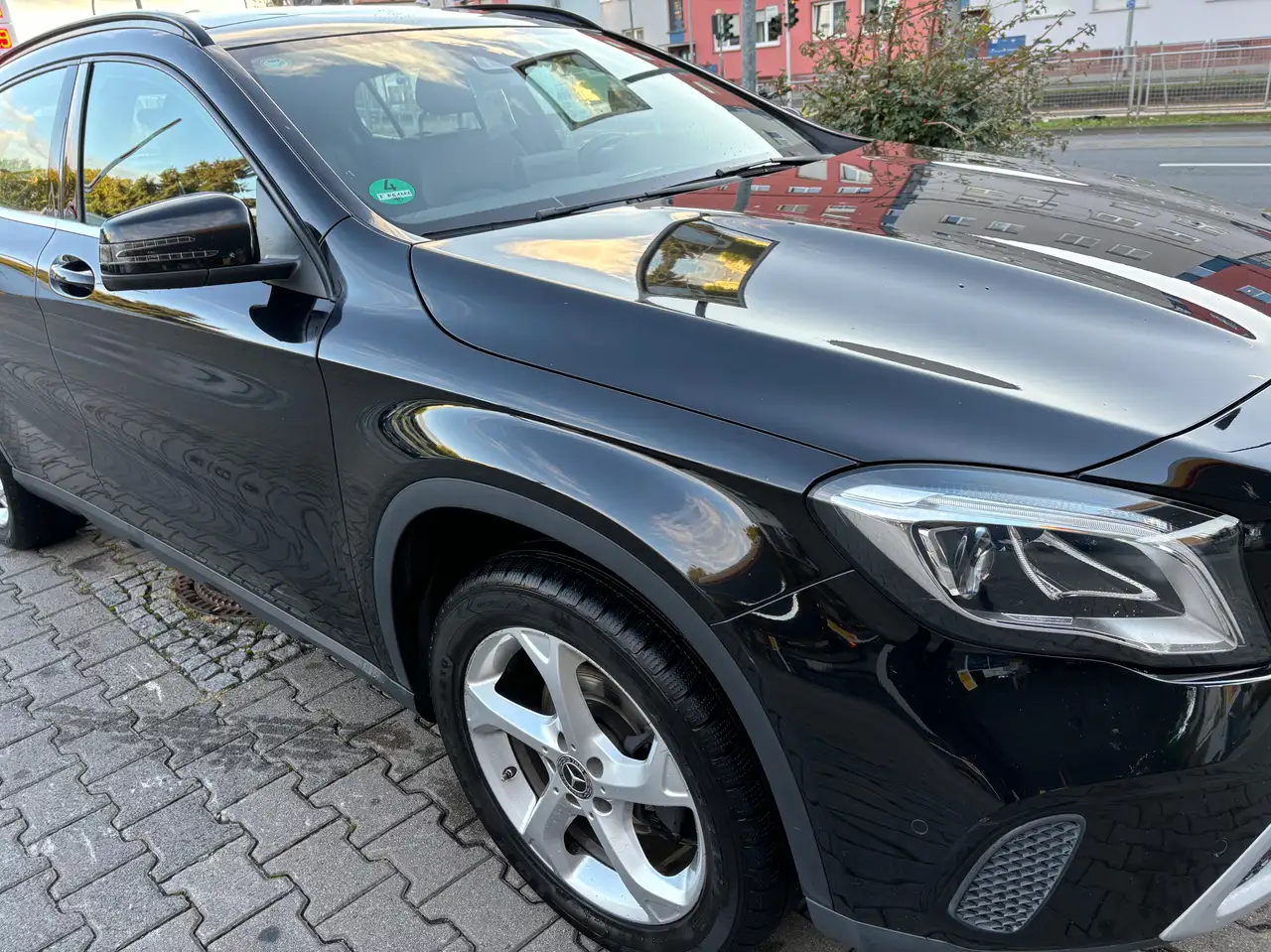 Mercedes-Benz GLA 180