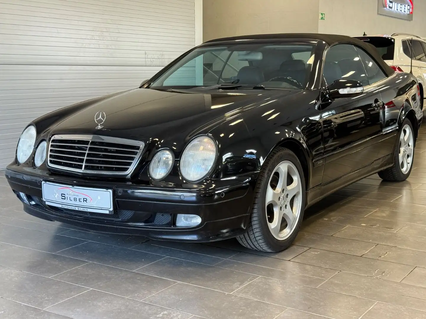 Mercedes-Benz CLK 200 K AVANTGARDE final edition Schwarz - 1