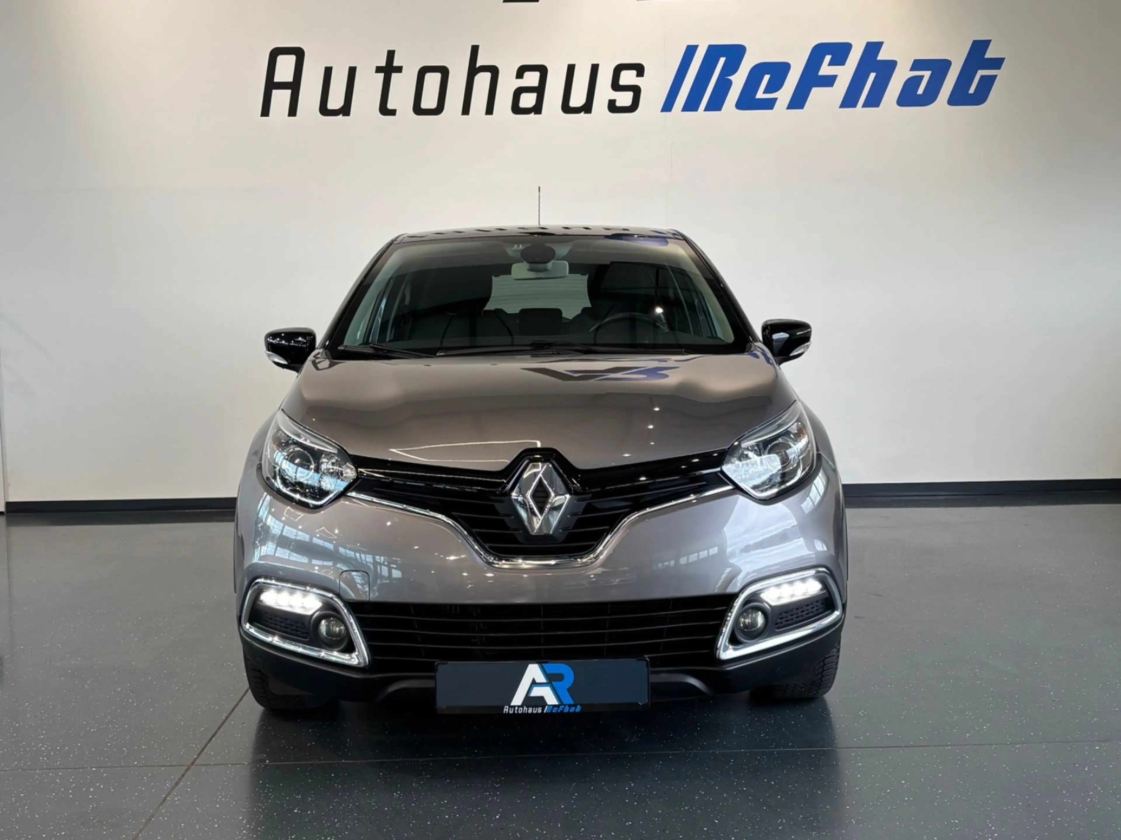 Renault Captur Luxe**Automatik**Scheckheftgepflegt** — photo 4