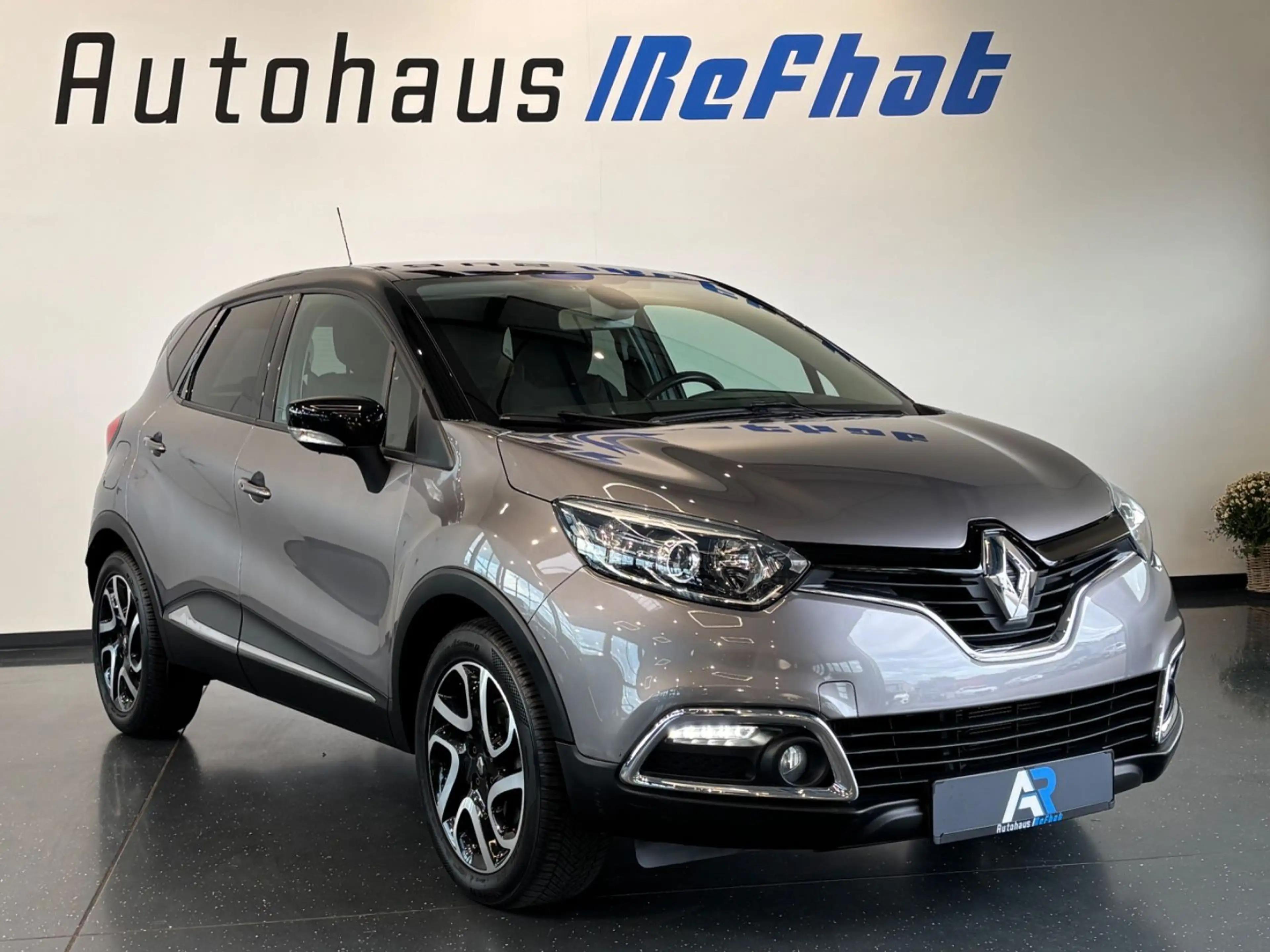 Renault Captur Luxe**Automatik**Scheckheftgepflegt** — photo 5