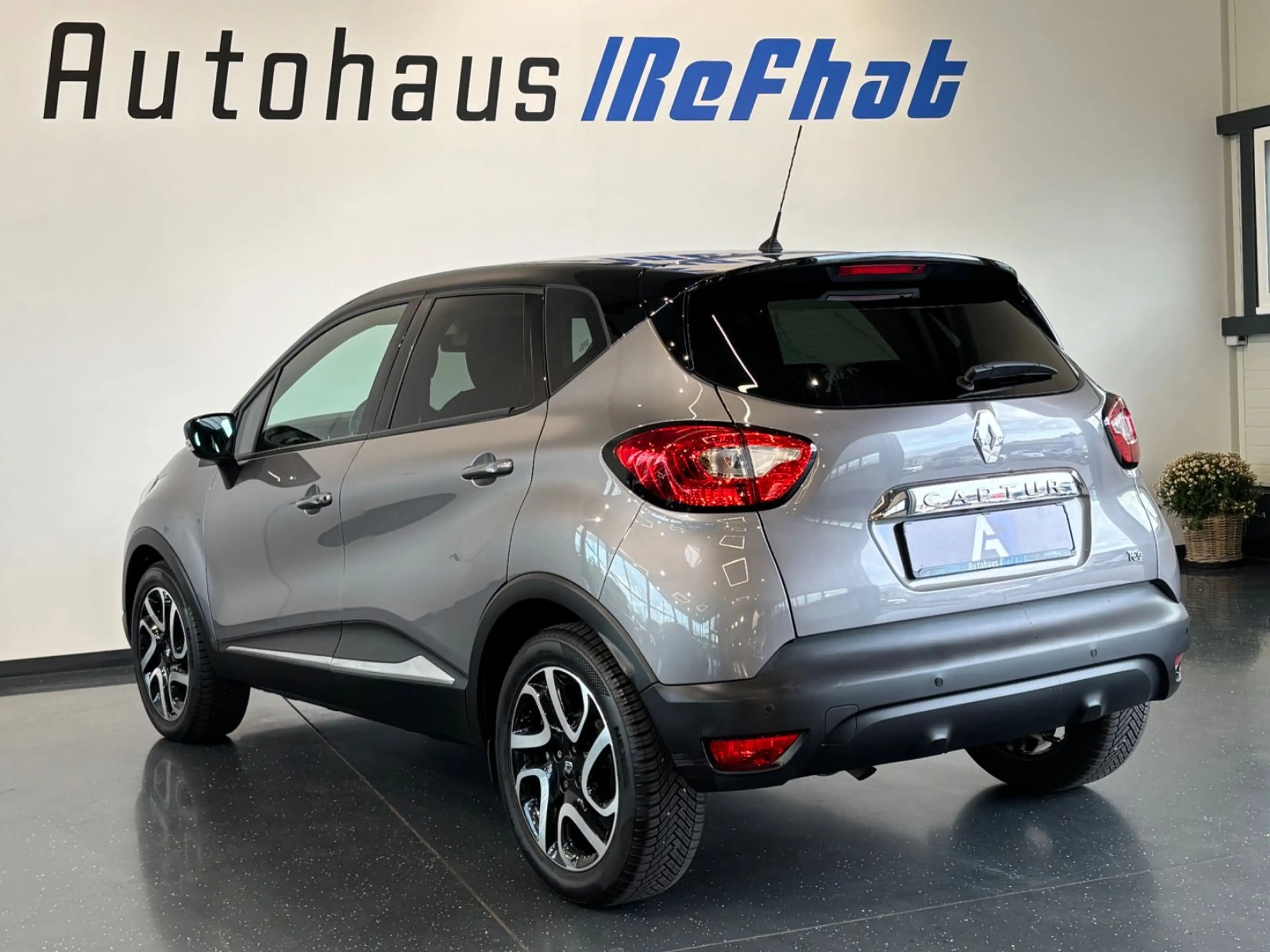 Renault Captur Luxe**Automatik**Scheckheftgepflegt** — photo 9