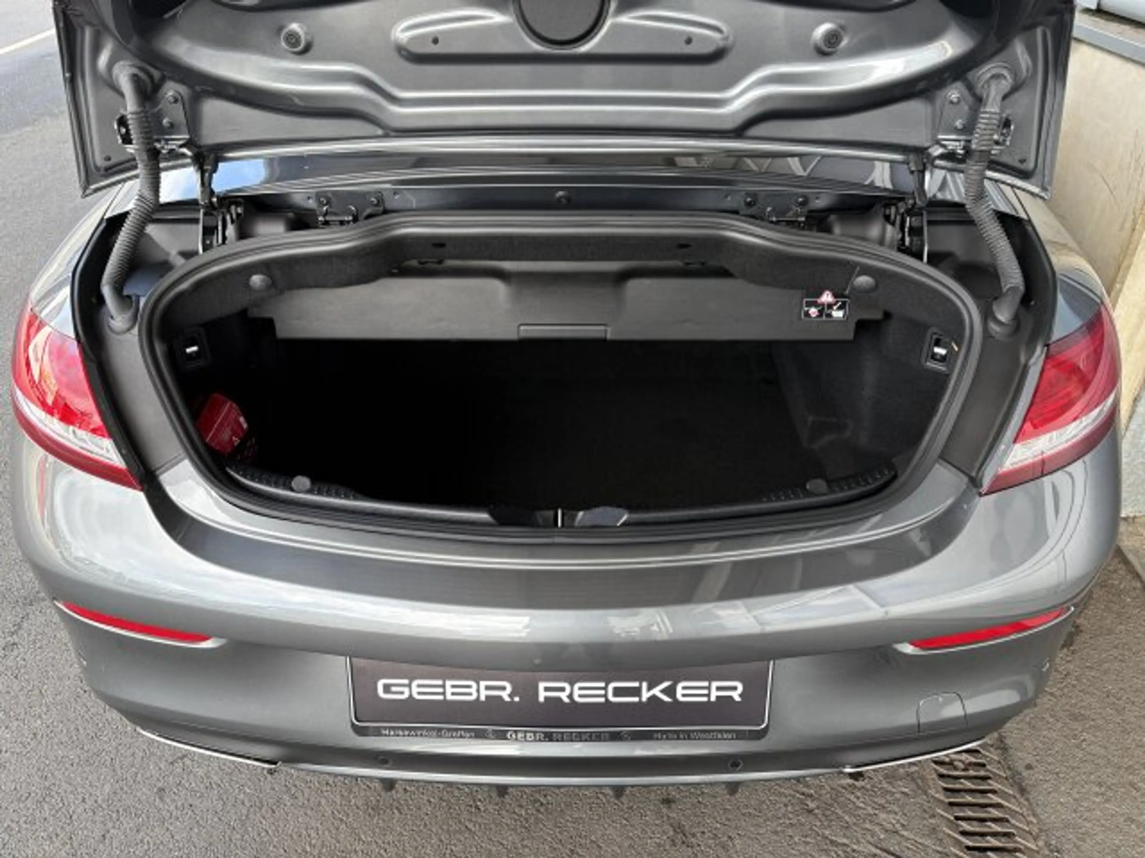 Mercedes-Benz C 200 C 200 4M Cabrio 9G-Tr. AMG Line MULTIBEAM Navi LED — photo 9