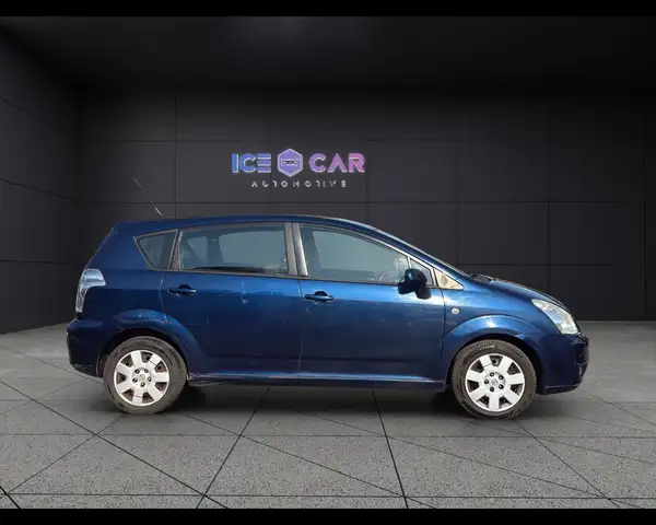 Toyota Corolla Verso view 4