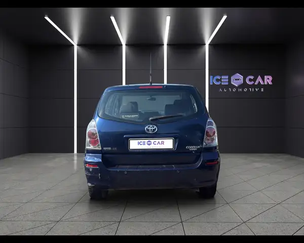 Toyota Corolla Verso view 6