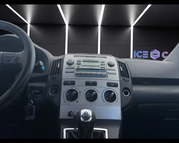 Toyota Corolla Verso view 13