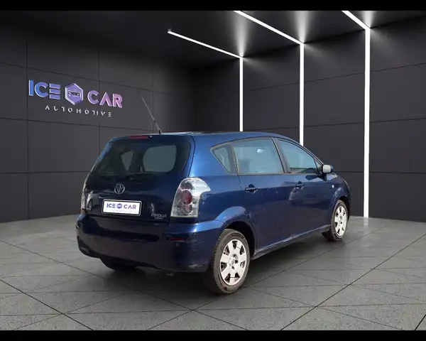 Toyota Corolla Verso view 5