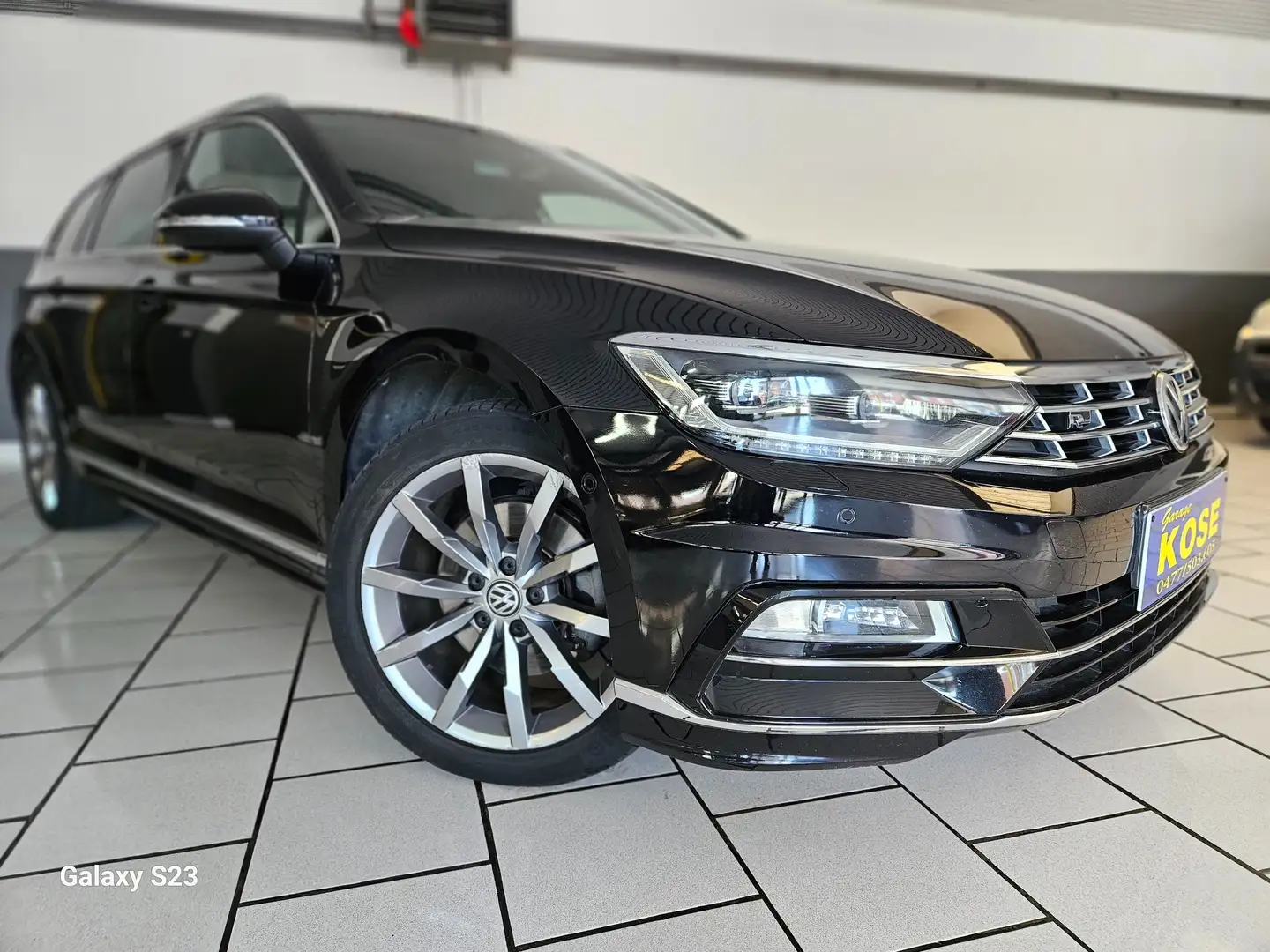 Volkswagen Passat Variant SW 2.0  TDi Highline R-LINE NAVI 1ERE MAIN EURO 6B Zwart - 2