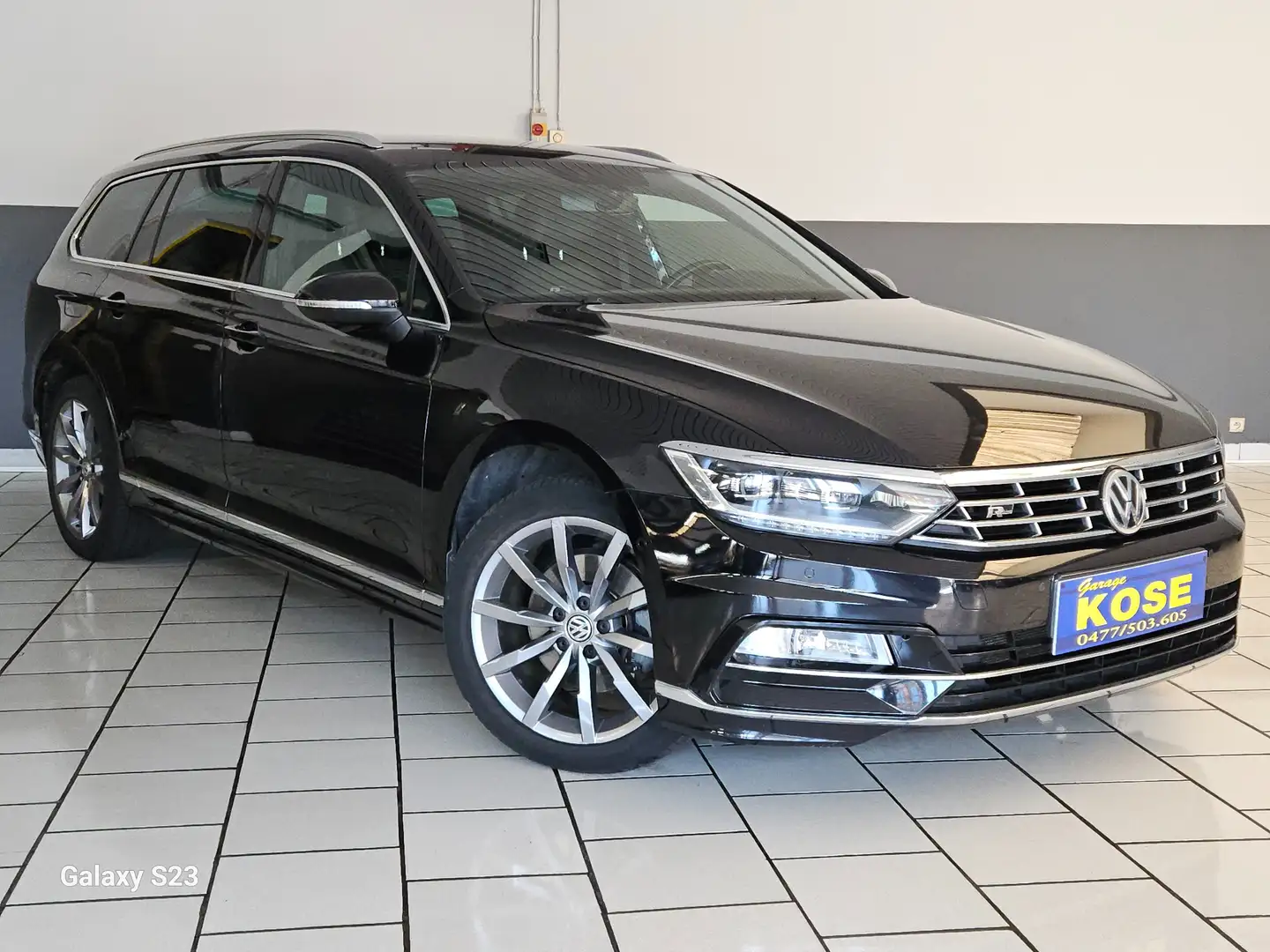 Volkswagen Passat Variant SW 2.0  TDi Highline R-LINE NAVI 1ERE MAIN EURO 6B Zwart - 1