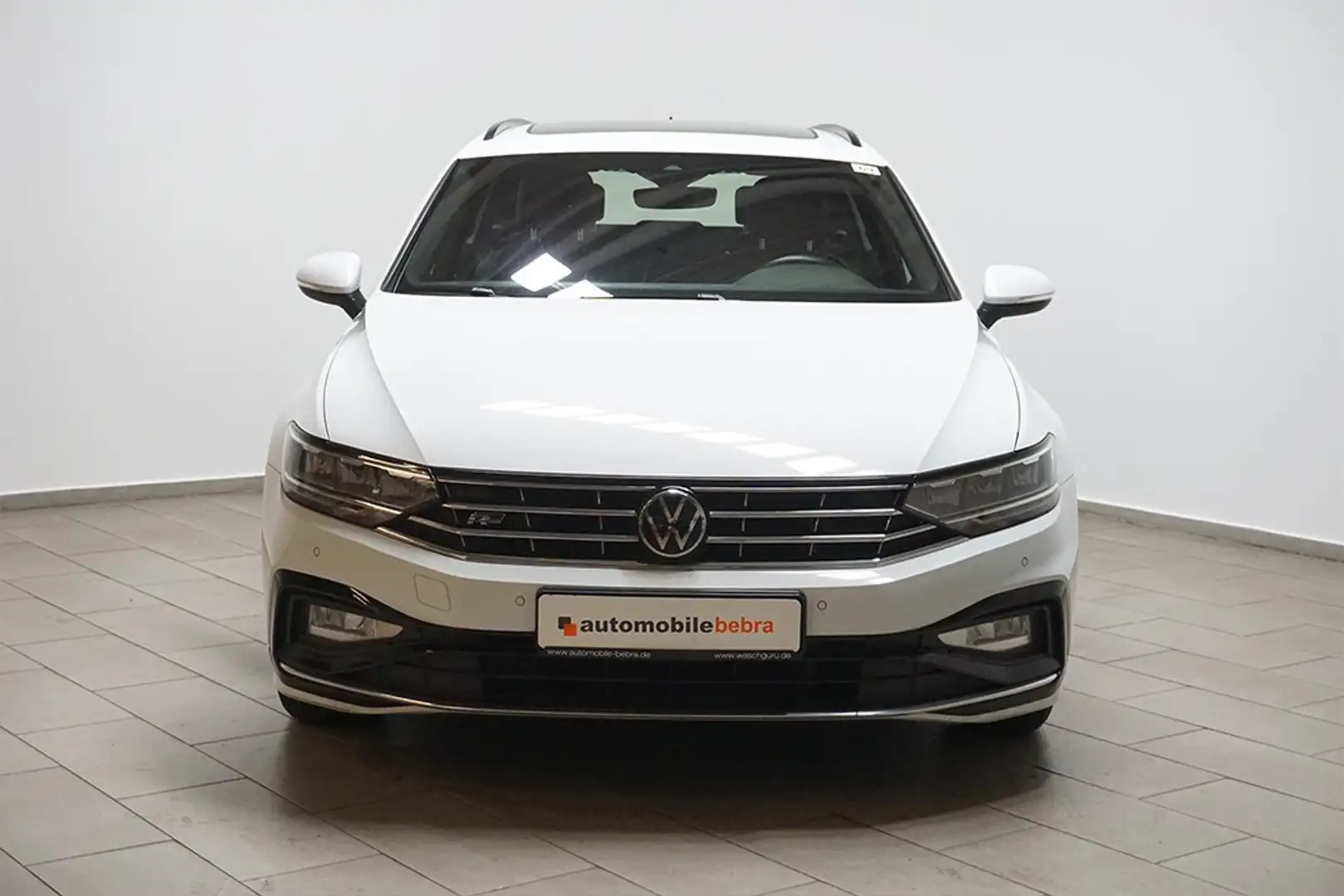 Volkswagen Passat 2.0TDI DSG 2xR-Line Pano AHK Weiß - 2
