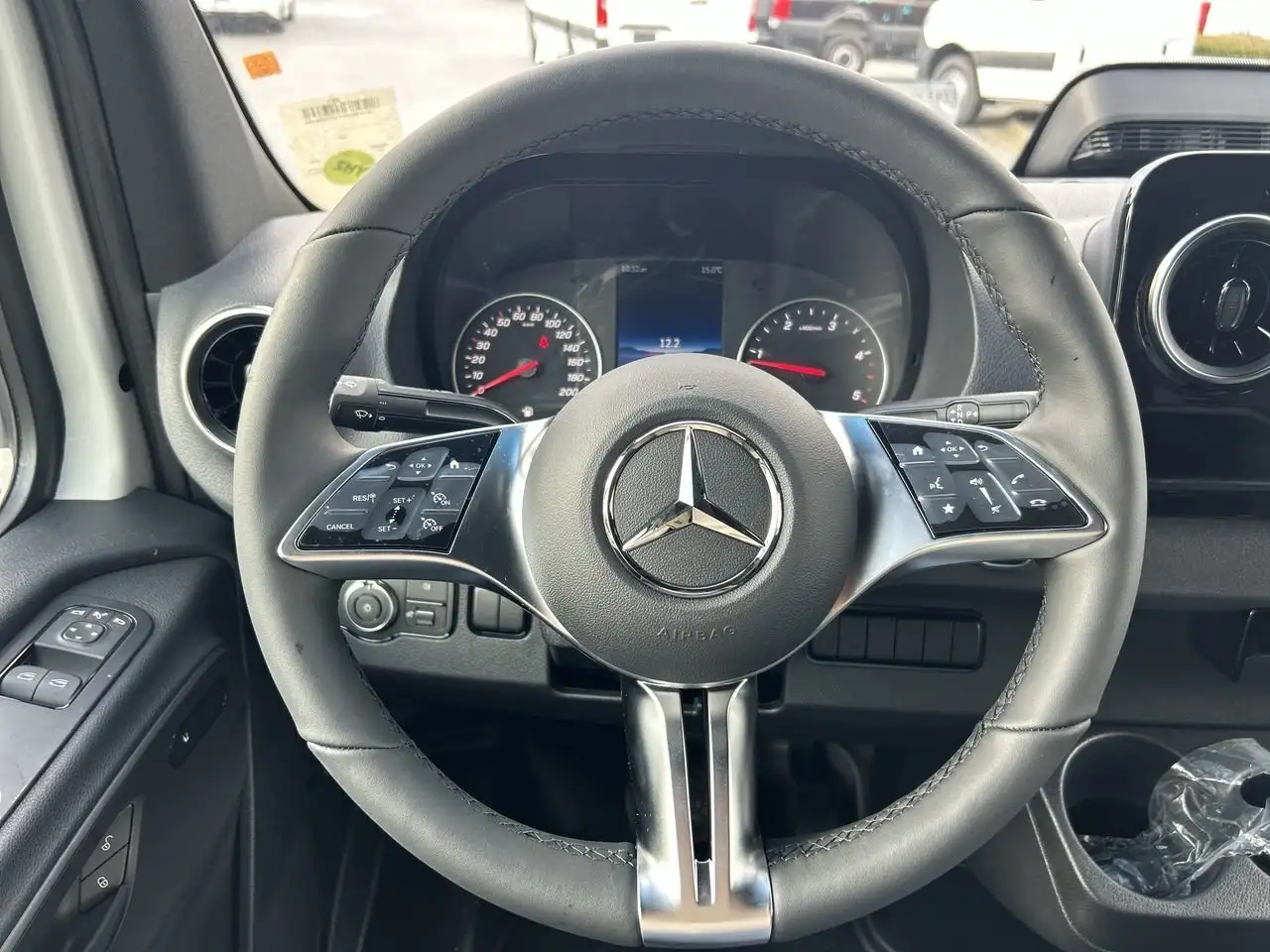 Mercedes-Benz Sprinter photo Mercedes-Benz Sprinter
