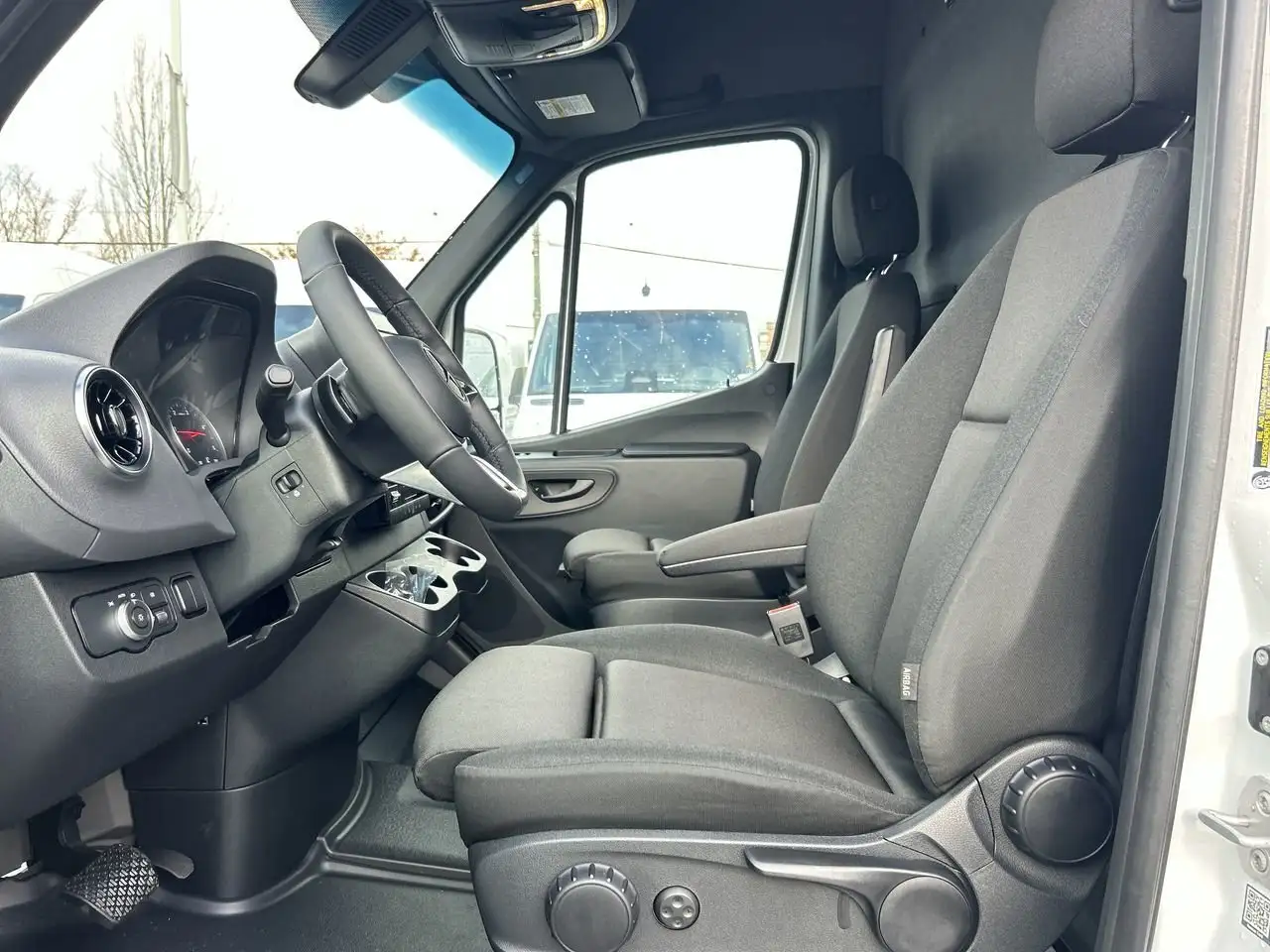 Mercedes-Benz Sprinter photo Mercedes-Benz Sprinter
