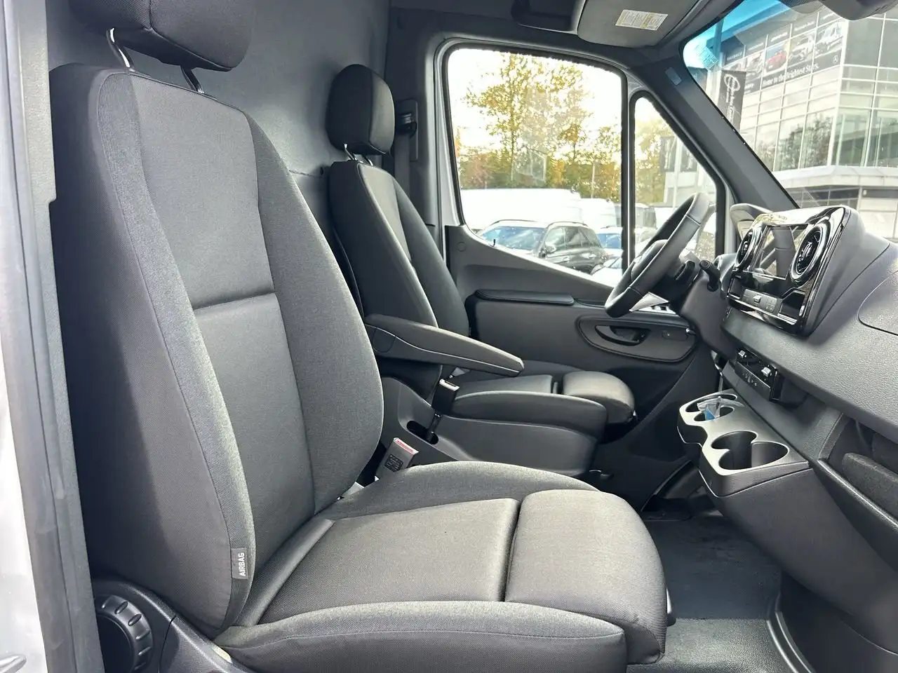 Mercedes-Benz Sprinter photo Mercedes-Benz Sprinter