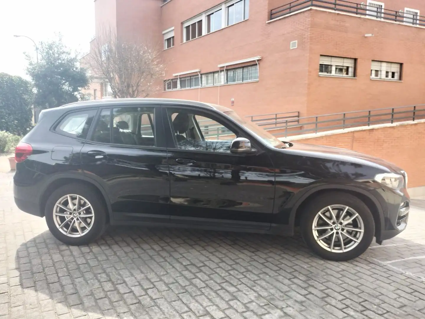 BMW X3 xDrive 20dA Negro - 1