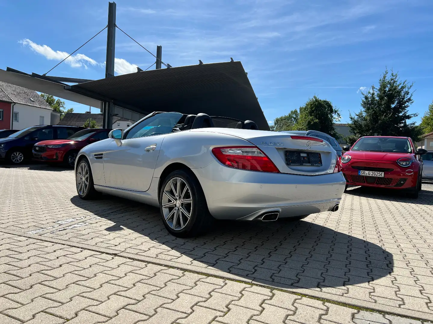 Mercedes-Benz SLK 200 BlueEfficiency CGI *Navi Leder Sitzh.* Plateado - 2