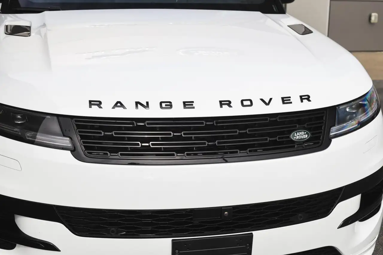 Land Rover Range Rover Sport снимка Land Rover Range Rover Sport