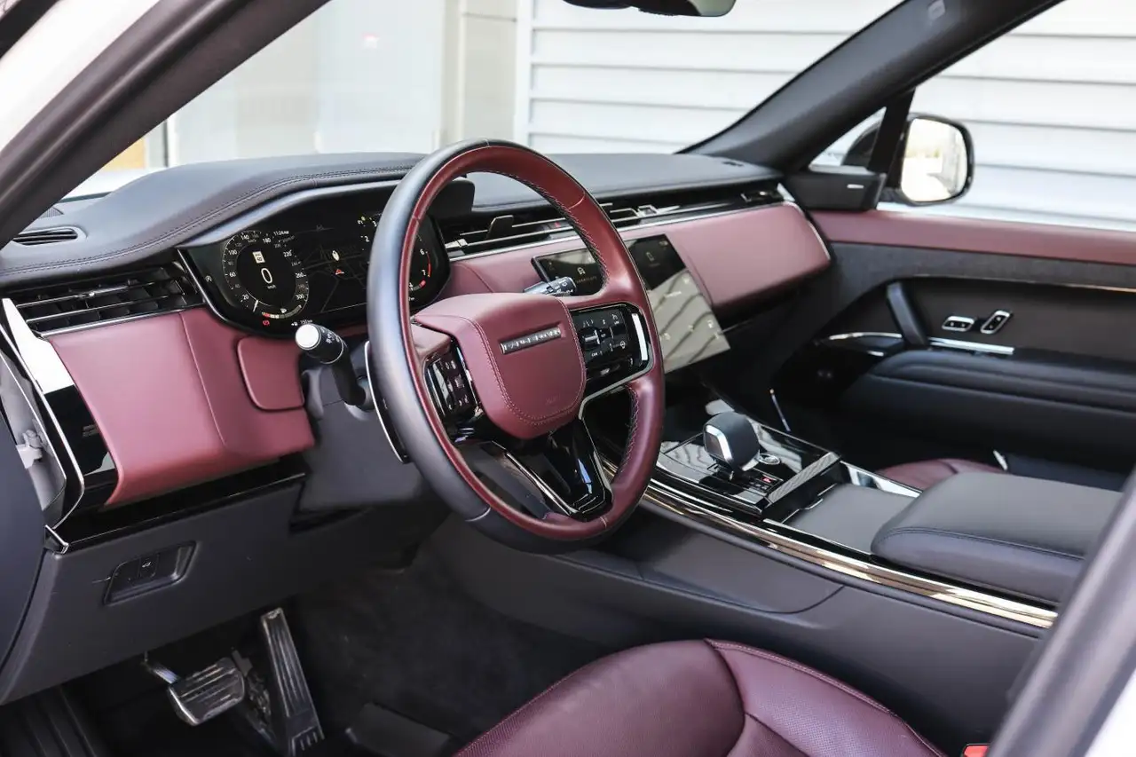 Land Rover Range Rover Sport снимка Land Rover Range Rover Sport