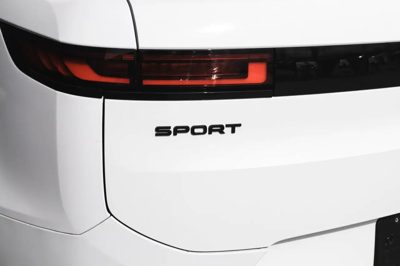 Land Rover Range Rover Sport снимка Land Rover Range Rover Sport