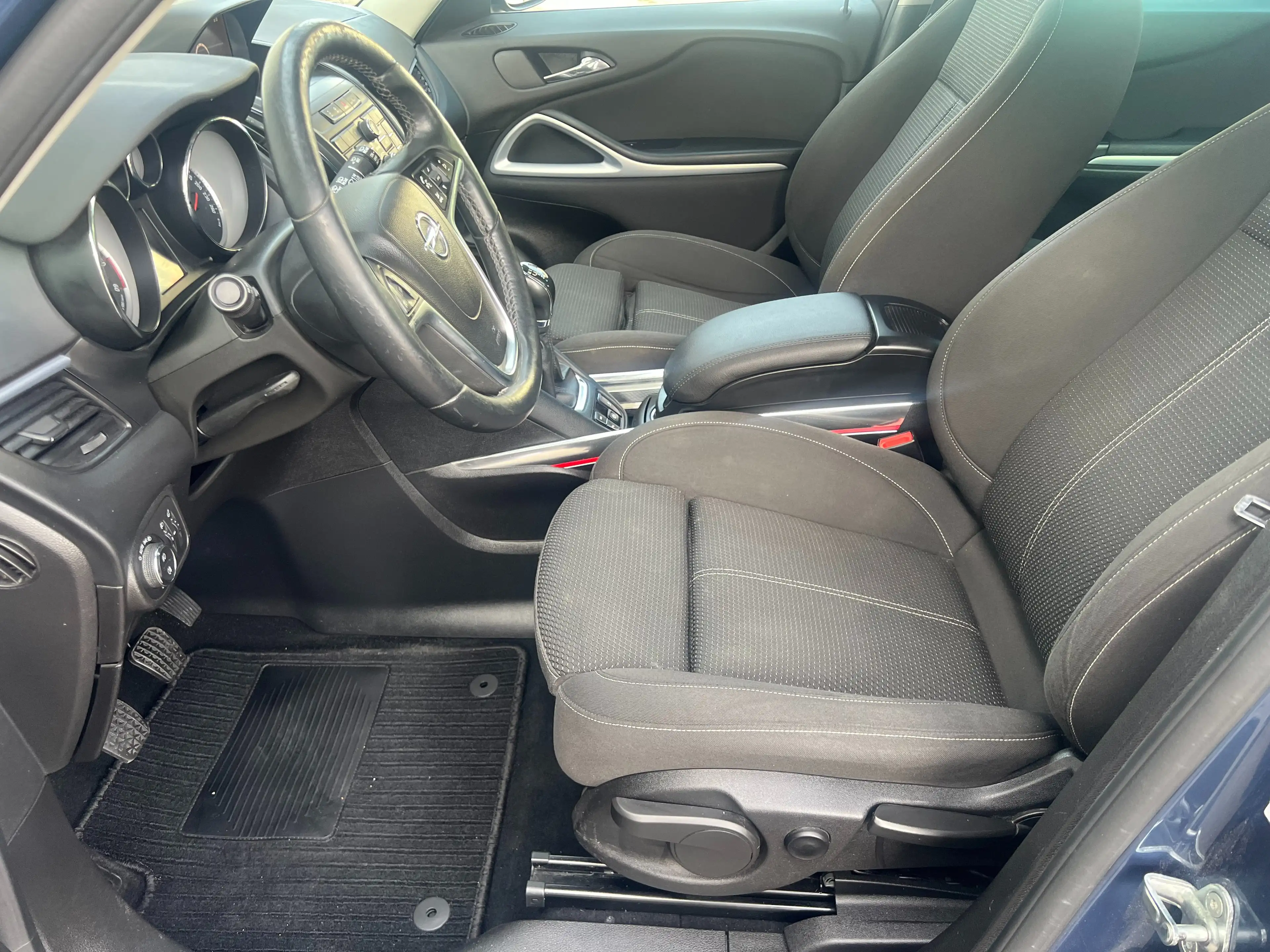 Opel Zafira Tourer Style — photo 8
