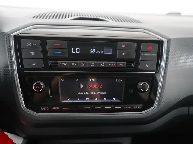 Volkswagen up! view 9