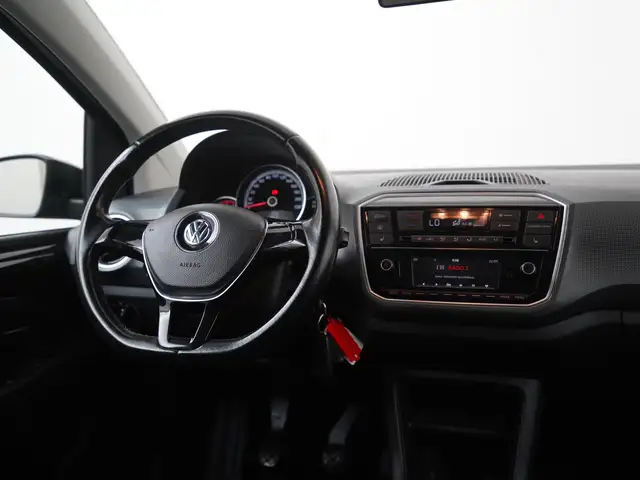 Volkswagen up! view 5