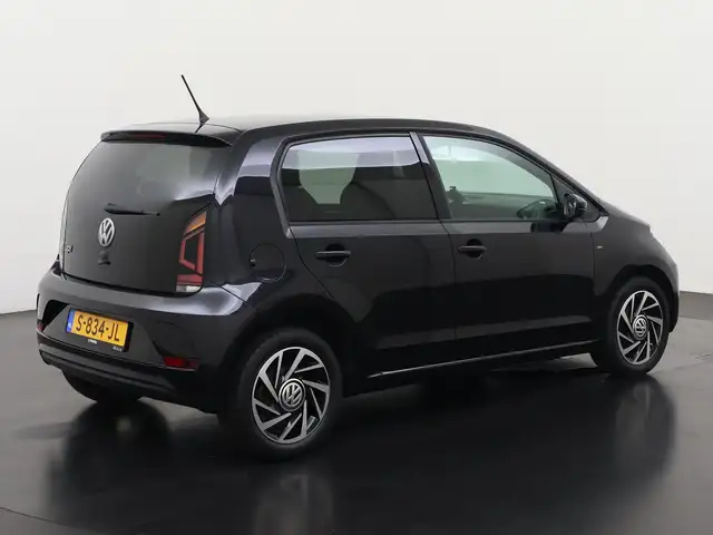 Volkswagen up! view 4