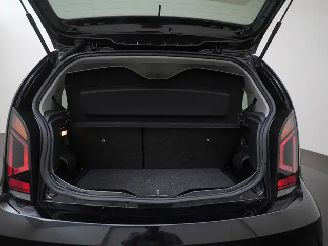 Volkswagen up! view 19