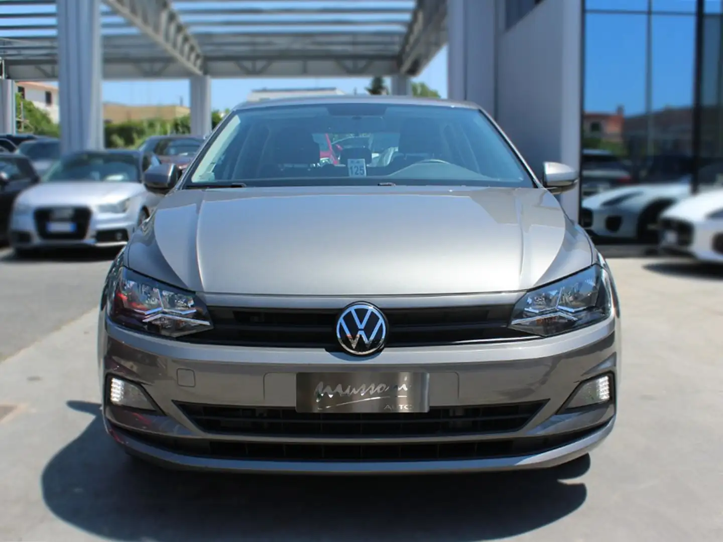 Volkswagen Polo 5p 1.0 tgi Trendline 90cv Gris - 2