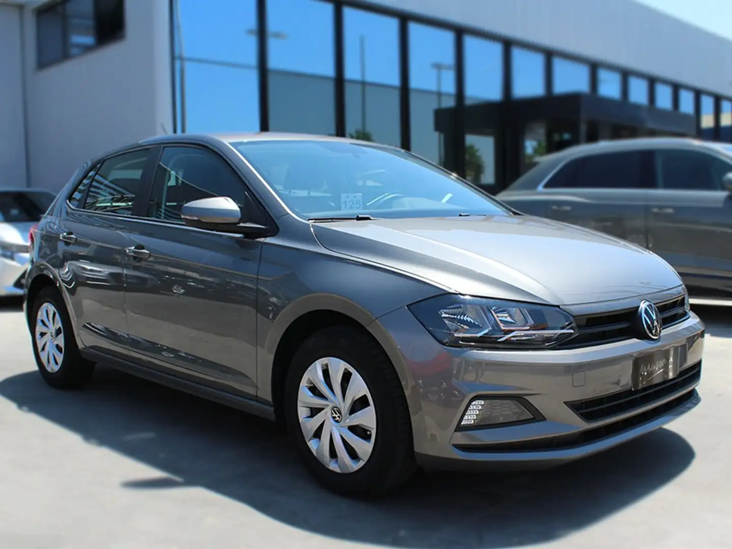 Volkswagen Polo 5p 1.0 tgi Trendline 90cv Gris - 1