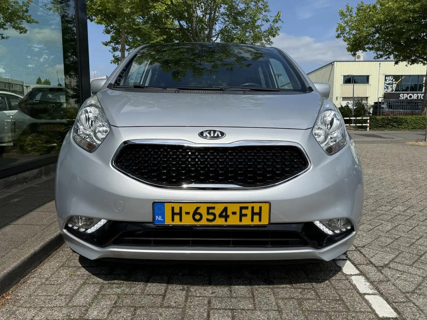 Kia Venga 1.6 CVVT ExecutiveLine Gris - 2
