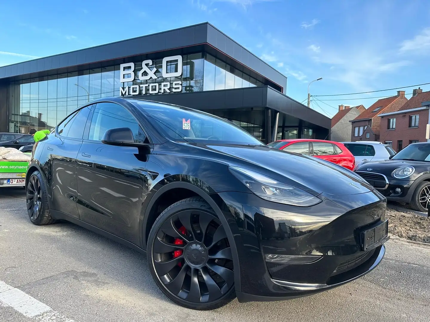 Tesla Model Y Performance Dual Motor AWD - 1