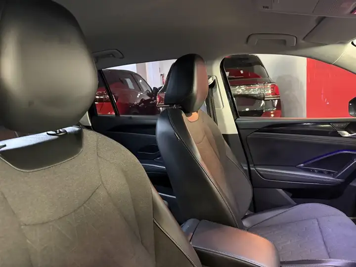 Volkswagen Tiguan 2025, foto 13