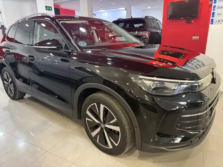 Volkswagen Tiguan 2025, foto 2