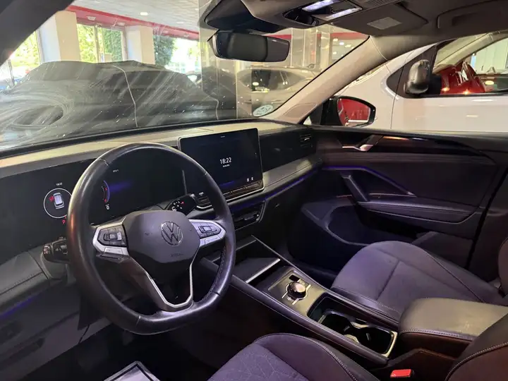 Volkswagen Tiguan 2025, foto 9