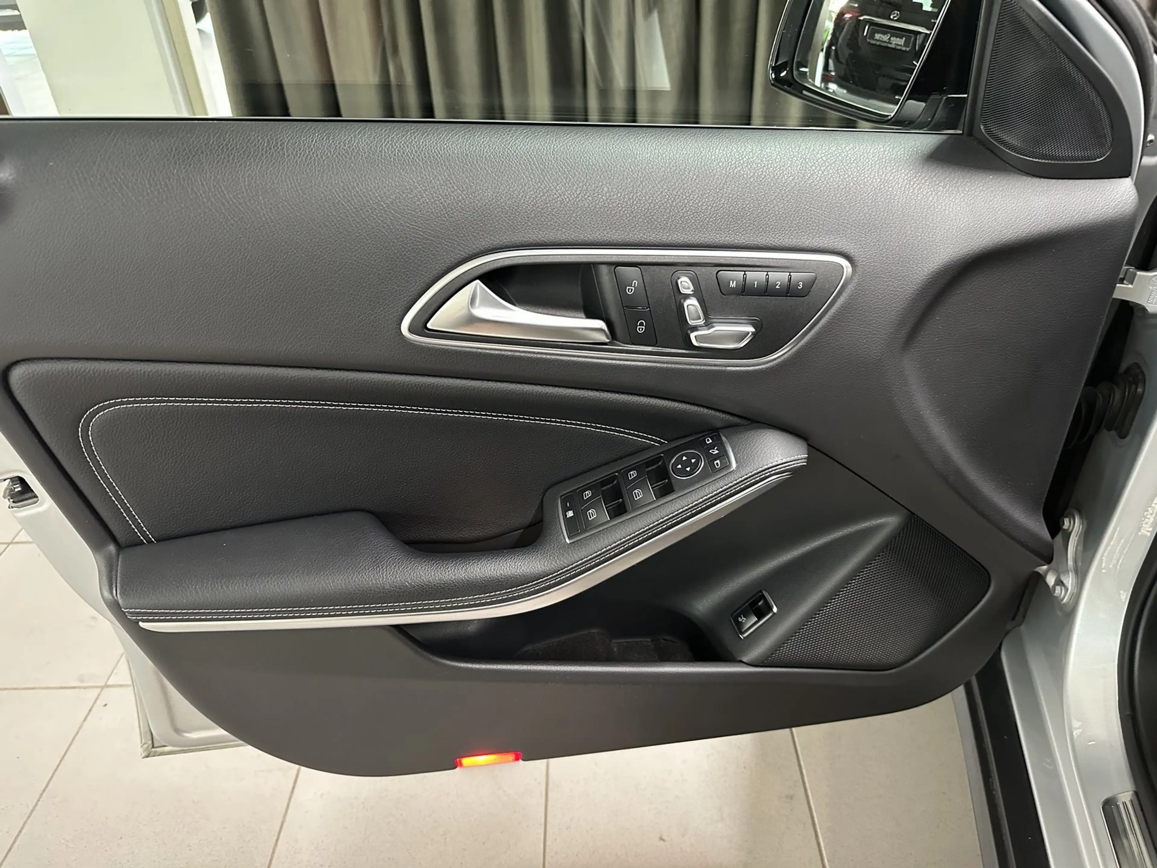 Mercedes-Benz GLA 220 d Sport Utility Night Tot/Memo/Pano/360° — photo 9
