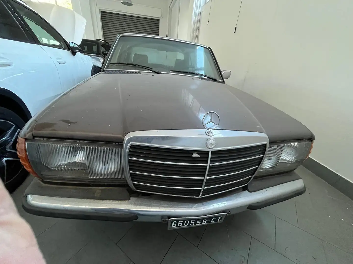 Mercedes-Benz 240 240 TD W123 Braun - 2