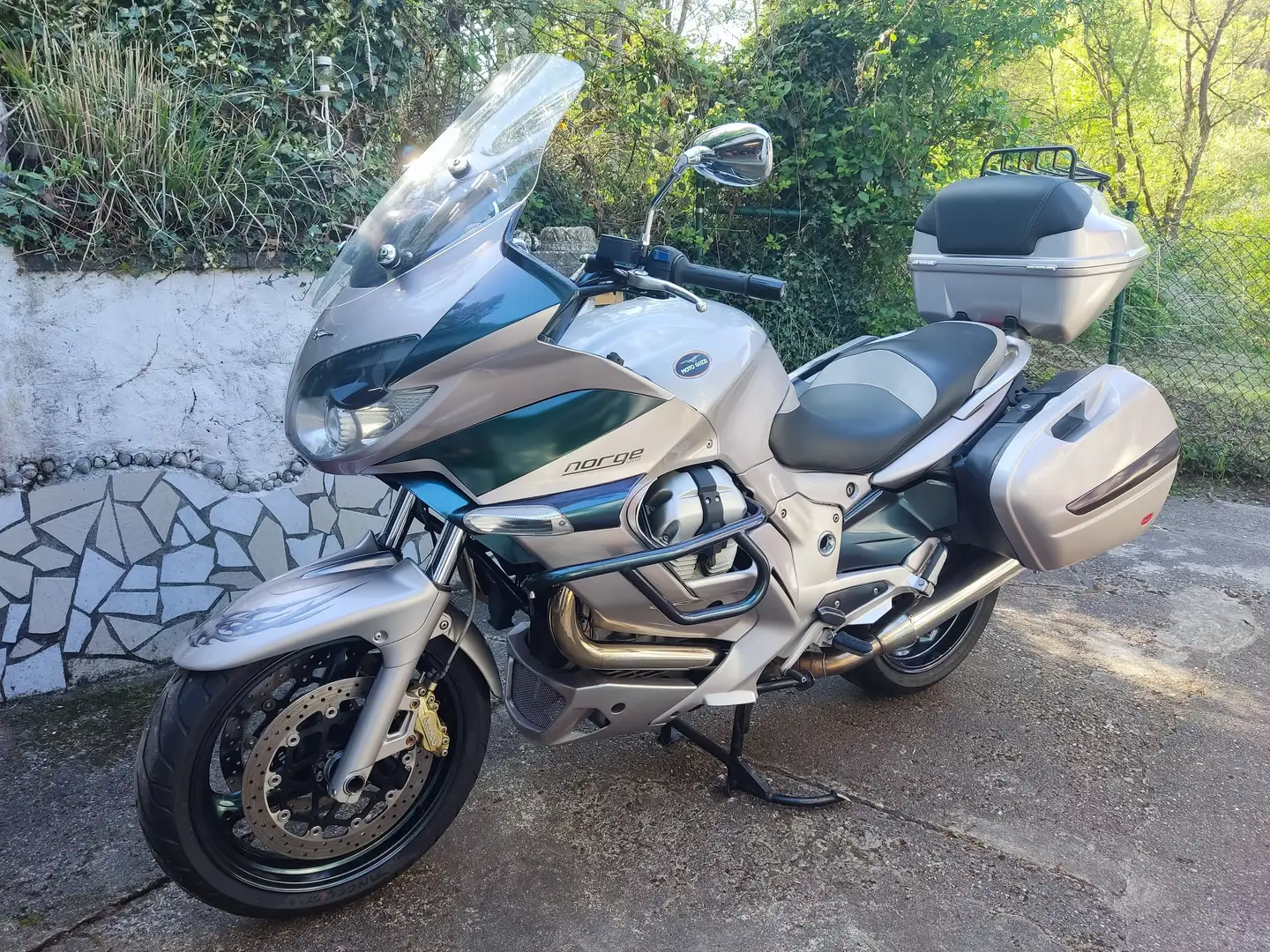 Moto Guzzi Norge 1200 GTL Silber - 1