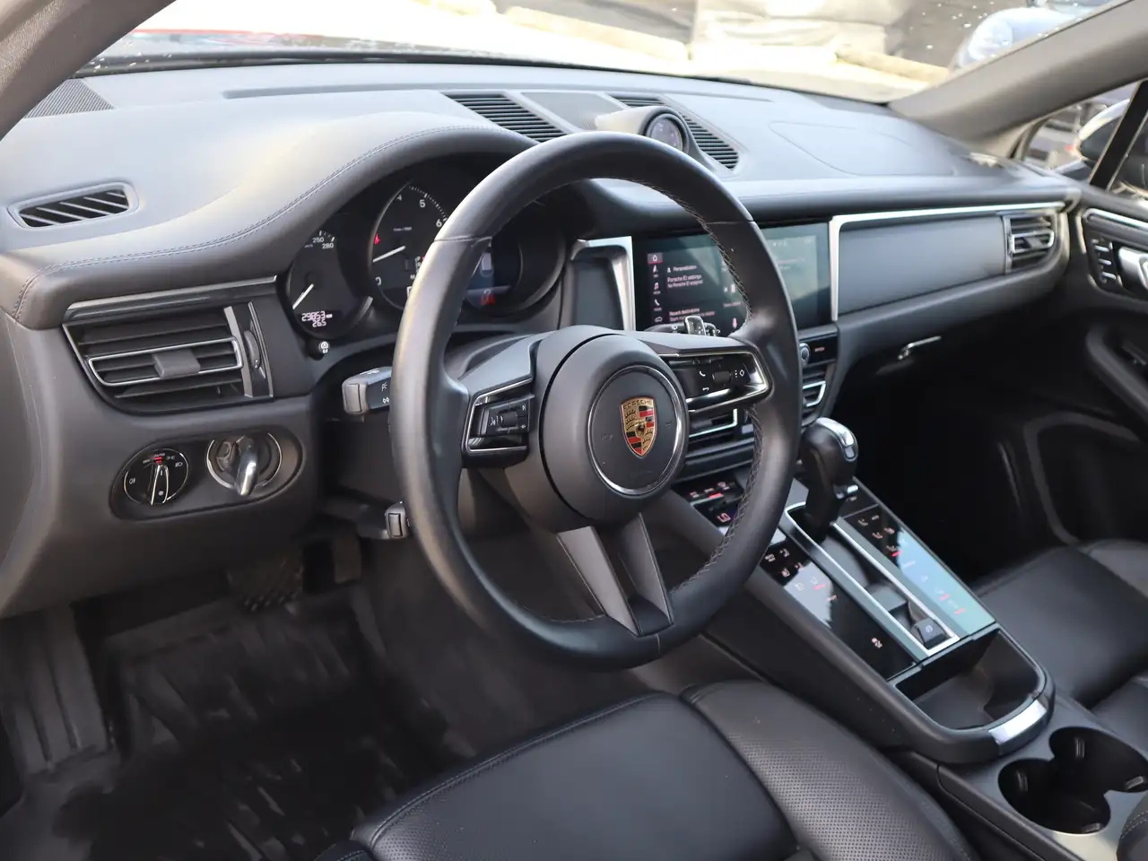 Porsche Macan снимка Porsche Macan