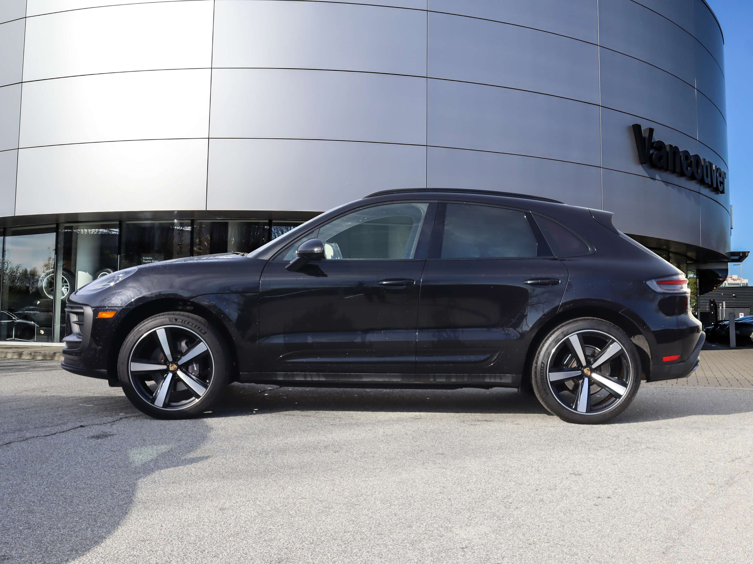 2023 Porsche Macan AWD High Spec!, CPO! alt 2
