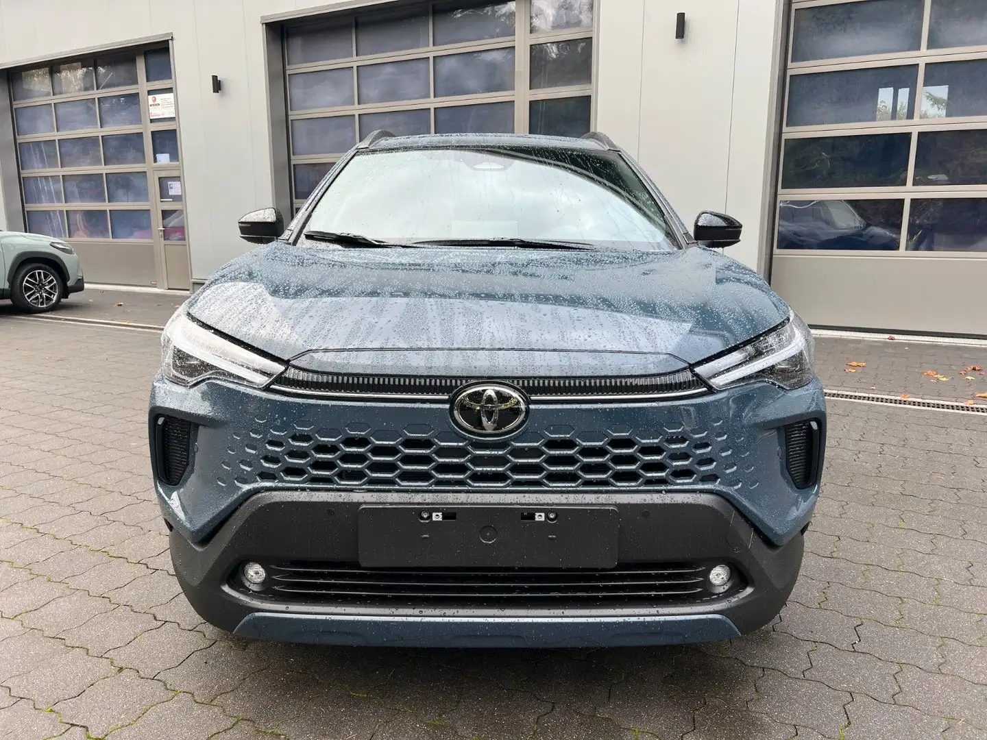 Toyota Corolla Cross 1.8 Hybrid STYLE FACELIFT *SOFORT* Grau - 2