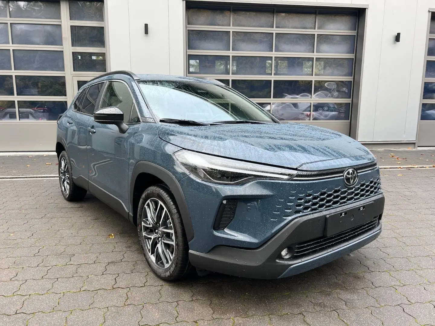 Toyota Corolla Cross 1.8 Hybrid STYLE FACELIFT *SOFORT* Grau - 1