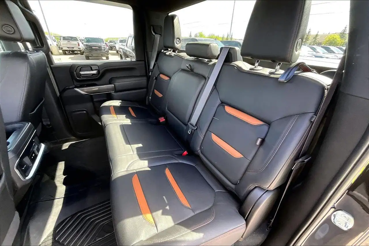 GMC Sierra 3500HD снимка GMC Sierra 3500HD