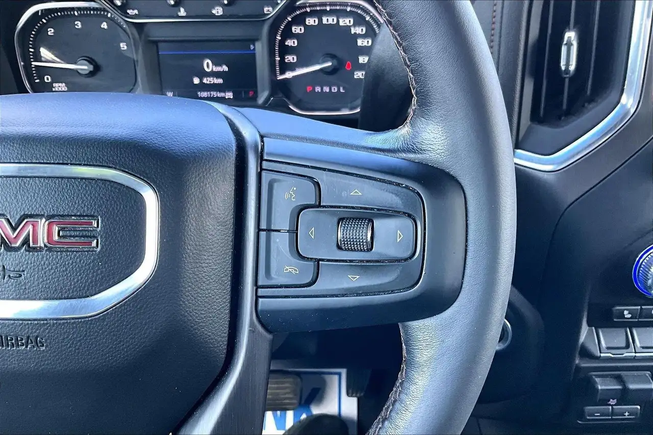 GMC Sierra 3500HD снимка GMC Sierra 3500HD