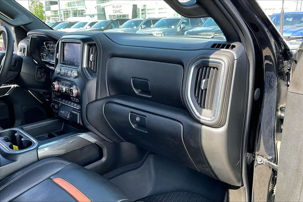 GMC Sierra 3500HD снимка GMC Sierra 3500HD