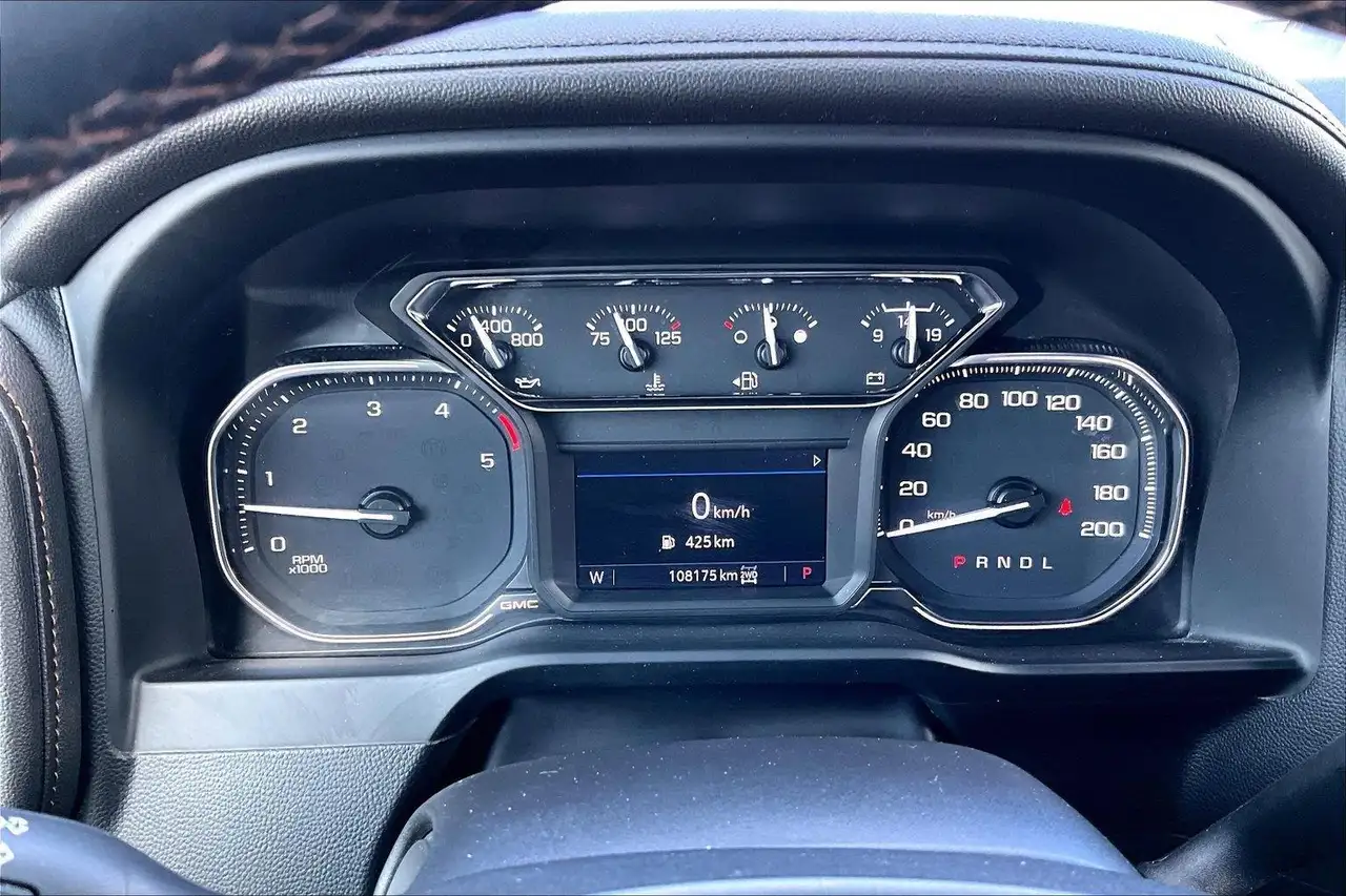 GMC Sierra 3500HD снимка GMC Sierra 3500HD