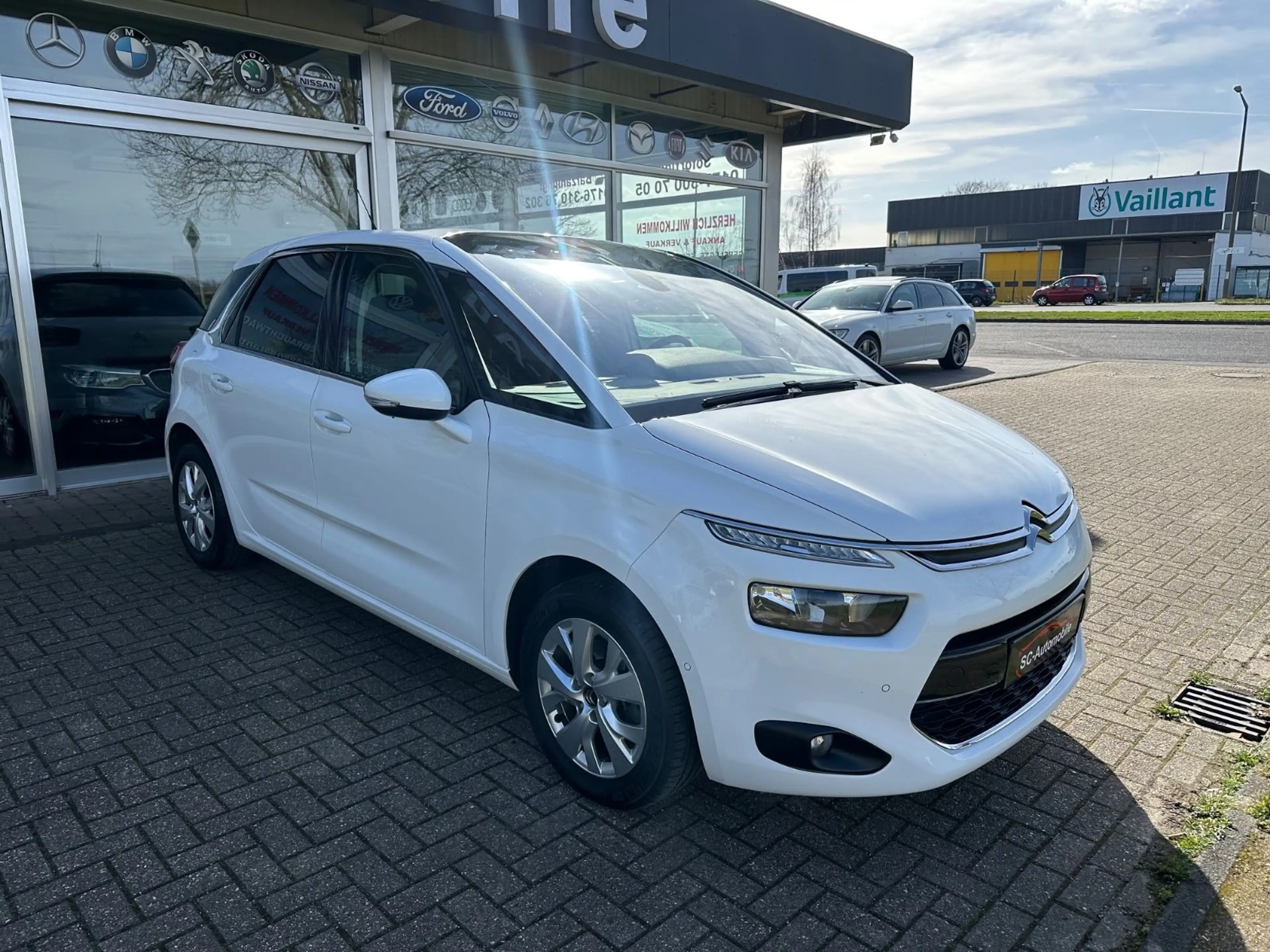 Citroen C4 Picasso /Spacetourer Selection*R-KAM*NAVI*AHK* — photo 3