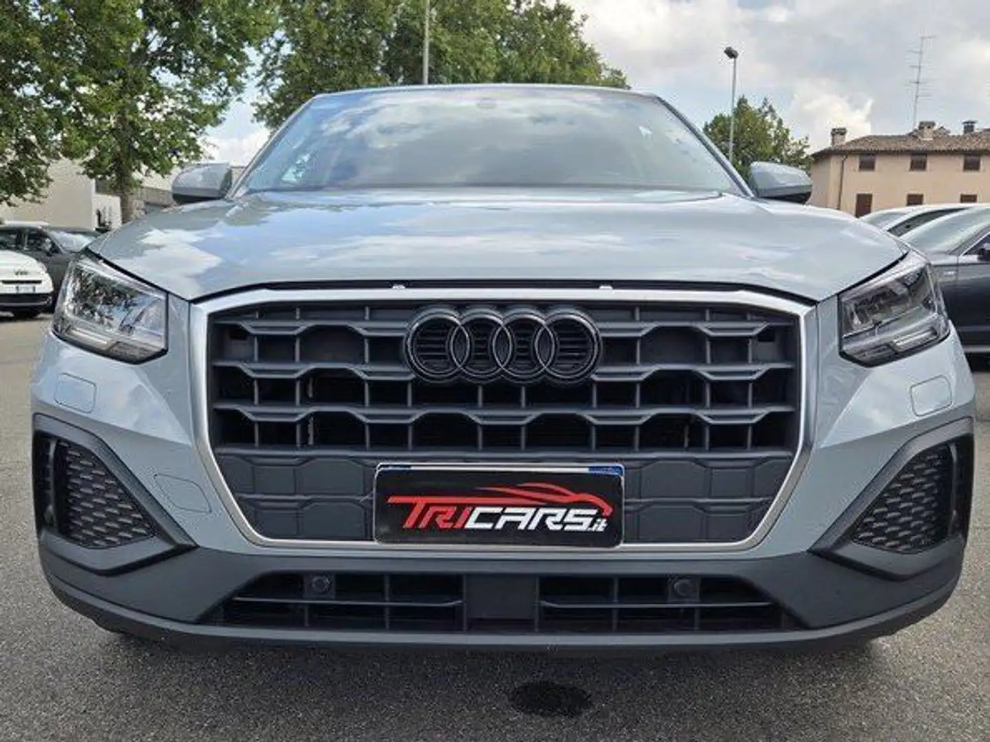 Audi Q2 Q2 35 1.5 tfsi Admired s-tronic PERMUTE Gris - 2