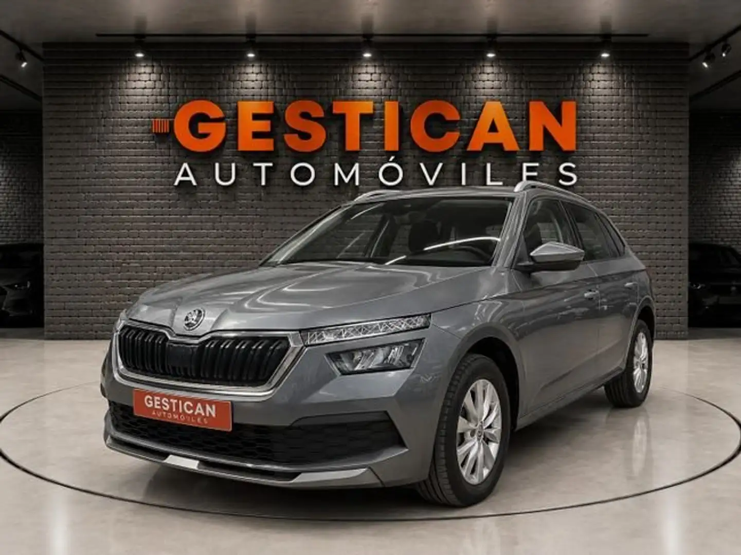 Skoda Kamiq 1.0 TSI Ambition 81kW Plateado - 1