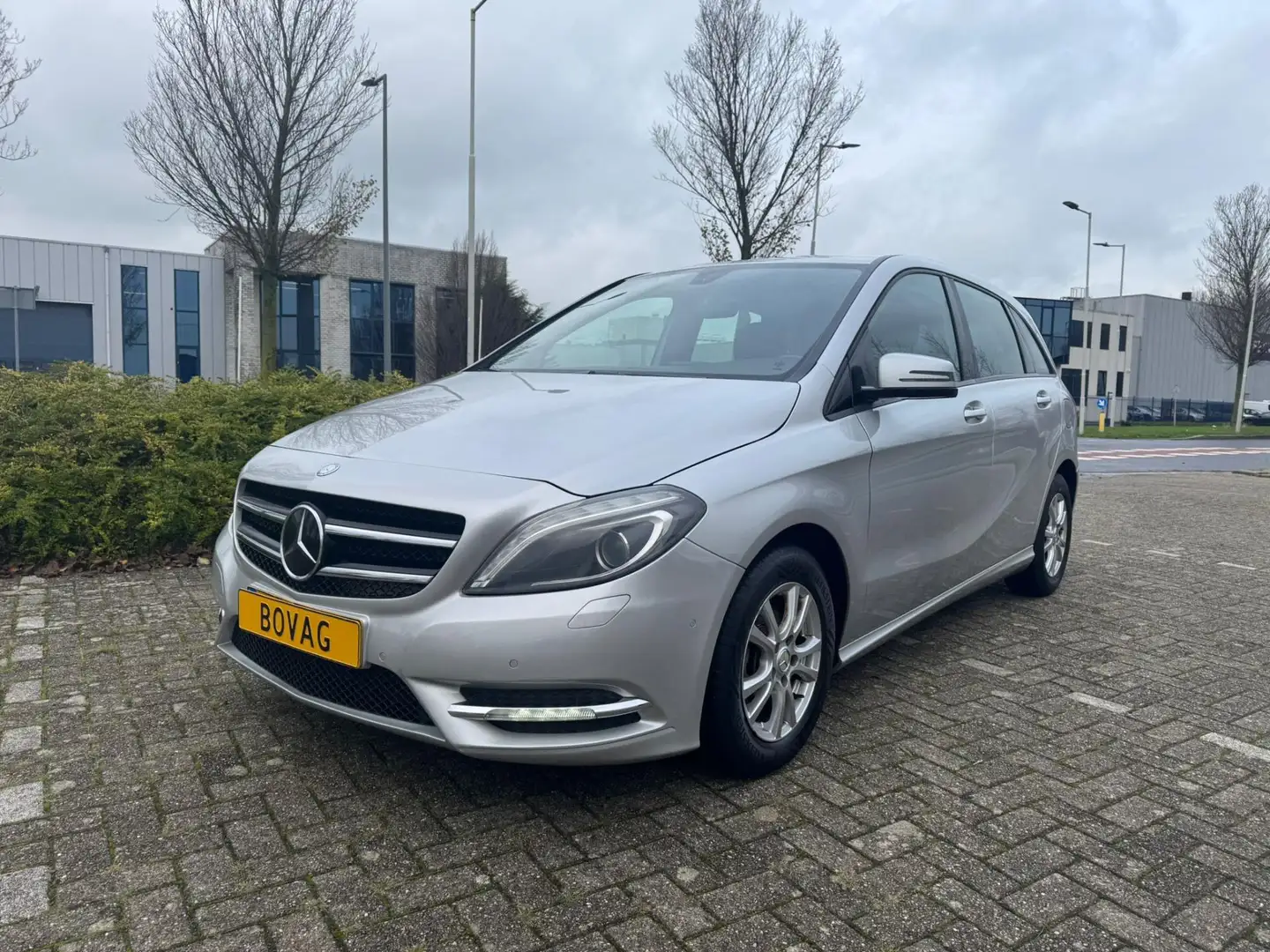 Mercedes-Benz B 180 Ambition dsg camera navi cruise control airco blue Grijs - 1